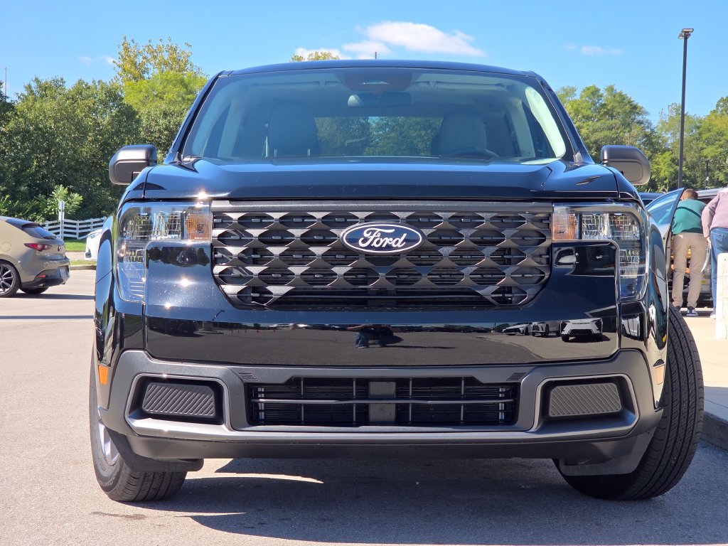 Used 2025 Ford Maverick XLT w/ Equipment Group 301A AWD/4WD image 3