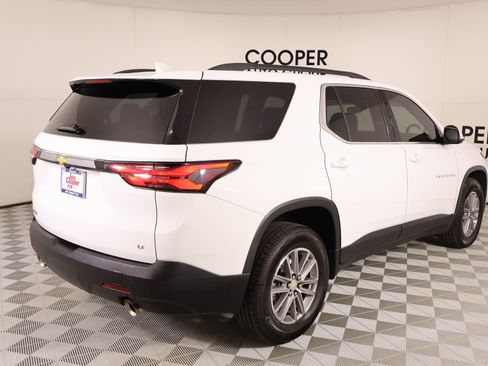 Used 2022 Chevrolet Traverse LT FWD image 21