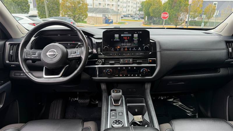 Used 2023 Nissan Pathfinder 4WD SL w/ SL Premium Package image 23