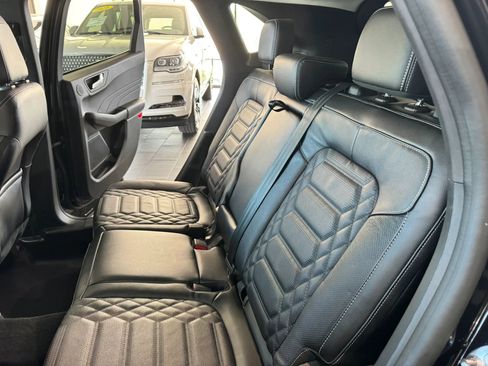 Used 2023 Ford Escape Platinum w/ Premium Technology Package AWD/4WD image 16