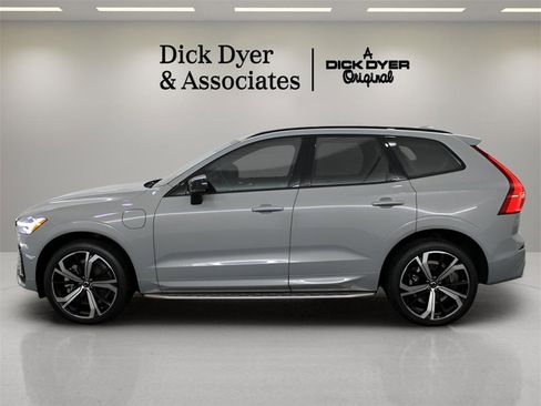 Certified 2025 Volvo XC60 T8 Ultra w/ Protection Package Premier image 6