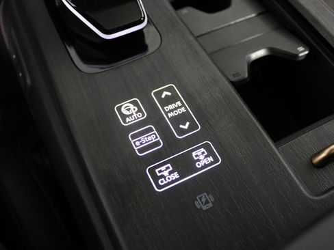 Used 2023 Nissan Ariya FWD image 13