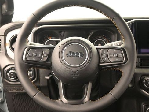 New 2025 Jeep Gladiator Sport image 28