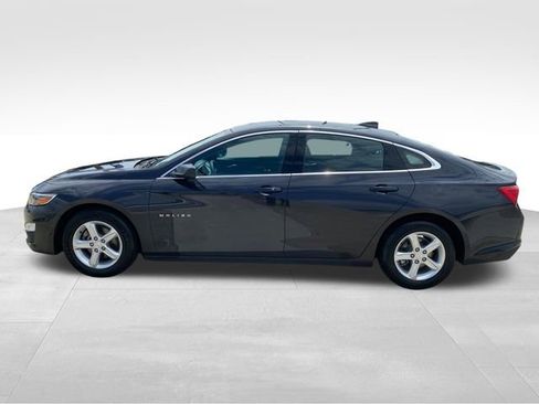 Used 2023 Chevrolet Malibu LT FWD image 2