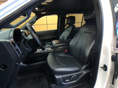 Certified 2019 Ford Expedition Limited w/ Special Edition Package AWD/4WD image 10