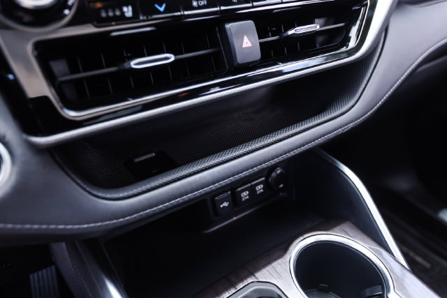 Used 2020 Toyota Highlander Platinum AWD/4WD image 45