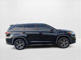 Used 2016 Toyota Highlander XLE image 4