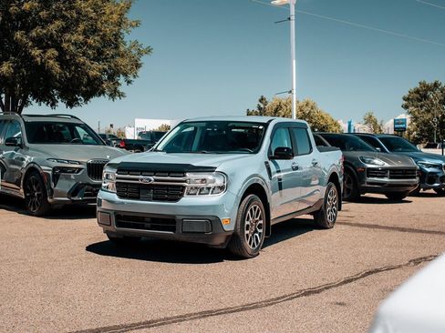 Used 2024 Ford Maverick Lariat FWD image 3