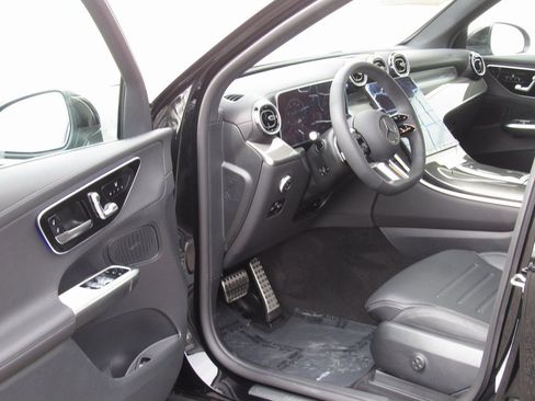 New 2025 Mercedes-Benz GLC 300 4MATIC image 9