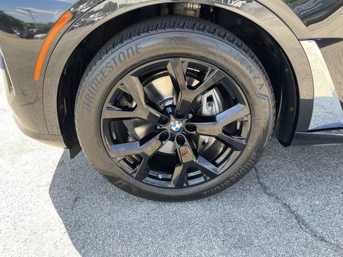 Used 2023 BMW X7 xDrive40i w/ Premium Package AWD/4WD image 9