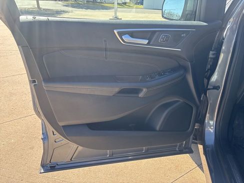 Used 2024 Ford Edge Titanium image 18