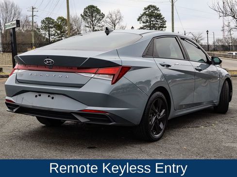 Used 2021 Hyundai Elantra SEL w/ Convenience Package image 8