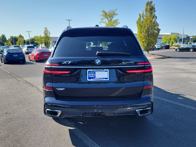 Used 2023 BMW X7 xDrive40i w/ M Sport Package AWD/4WD image 5