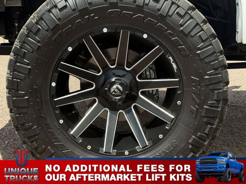 Used 2020 Toyota Tundra SR5 w/ SR5 Upgrade Package image 13