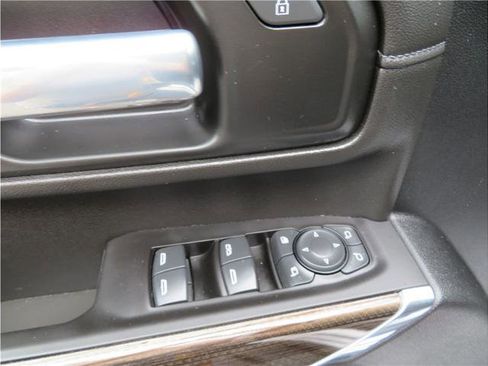 Used 2021 Chevrolet Silverado 2500 LT w/ Convenience Package image 11