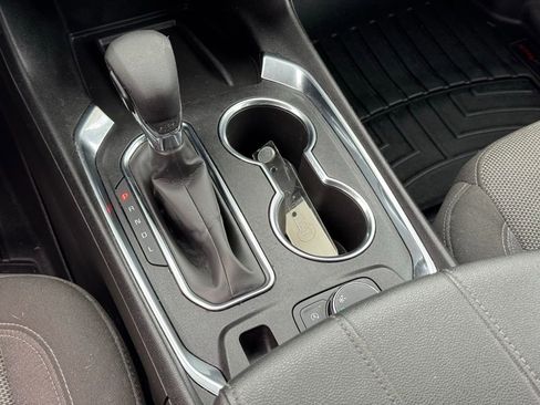 Used 2023 Chevrolet Traverse LT image 19