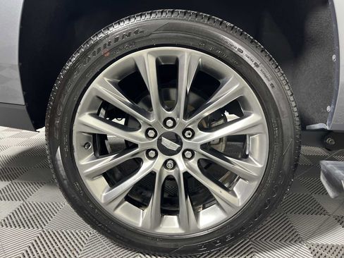 Used 2020 Cadillac Escalade ESV Premium Luxury w/ Escalade Sport Edition RWD image 26