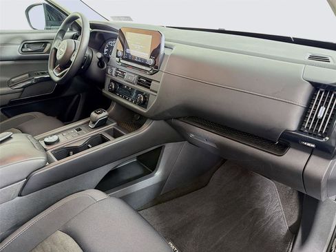 Used 2023 Nissan Pathfinder S AWD/4WD image 28
