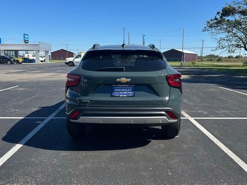 New 2025 Chevrolet Trax LT w/ LT Convenience Package image 6