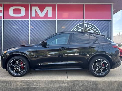 Used 2023 Alfa Romeo Stelvio Veloce AWD/4WD image 15