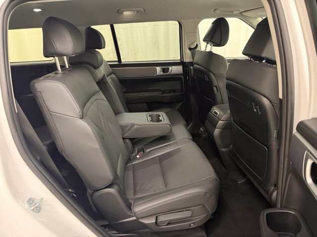 Used 2026 Hyundai Santa Fe SEL AWD/4WD image 16