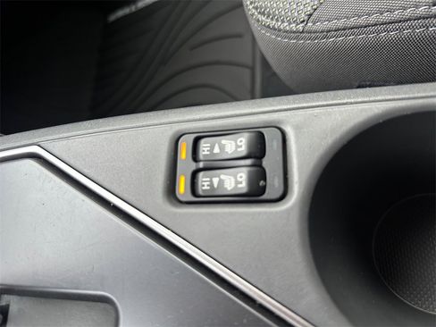 Certified 2024 Subaru Crosstrek 2.0i Premium image 19