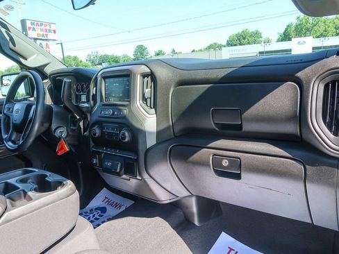 Used 2021 Chevrolet Silverado 1500 Custom Trail Boss w/ Midnight Edition AWD/4WD image 19