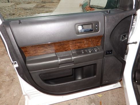 Used 2019 Ford Flex Limited image 18