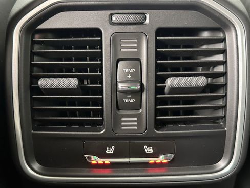 New 2026 Porsche Macan image 17