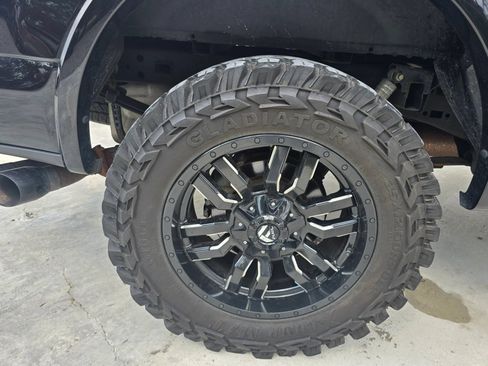 Used 2019 Ford F150 XLT w/ Equipment Group 302A Luxury AWD/4WD image 31