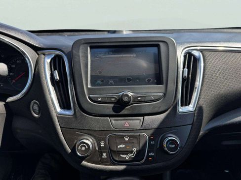 Used 2016 Chevrolet Malibu LT image 32