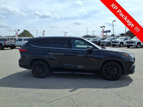 Used 2022 Toyota Highlander XLE image 6
