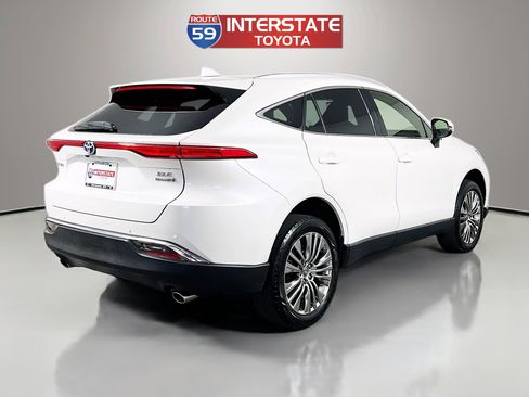 Used 2022 Toyota Venza XLE AWD/4WD image 7