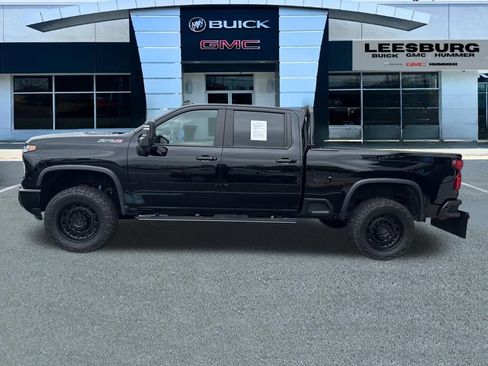 Used 2024 Chevrolet Silverado 2500 ZR2 w/ Technology Package image 4