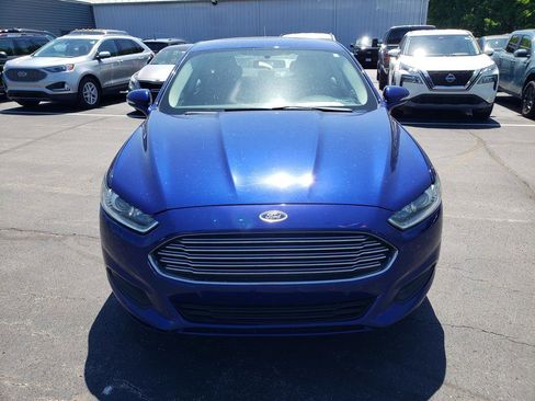 Used 2015 Ford Fusion SE FWD image 2