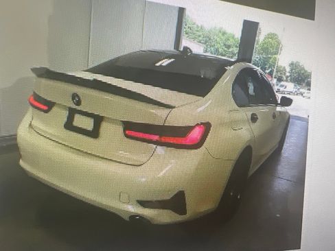 Used 2019 BMW 330i xDrive Sedan w/ Convenience Package AWD/4WD image 6