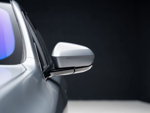 Used 2023 BMW 760i xDrive w/ Executive Package image 16