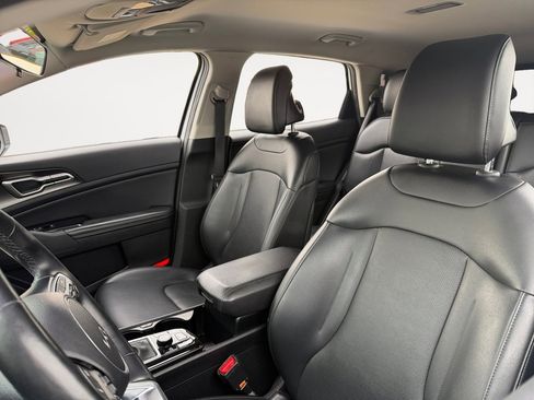 Used 2023 Kia Sportage EX image 9