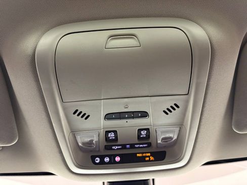 Used 2020 Buick Enclave Avenir w/ Avenir Technology Package image 32