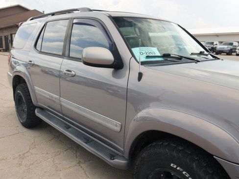 Used 2001 Toyota Sequoia Limited AWD/4WD image 10