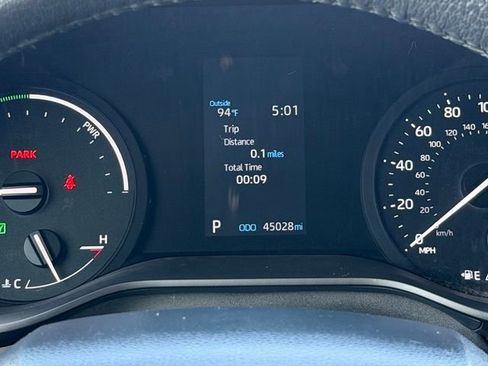 Used 2023 Toyota Sienna XLE FWD image 31