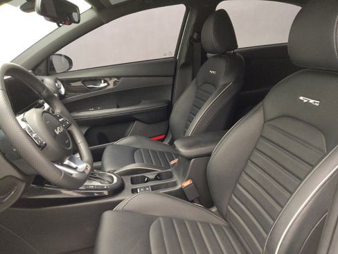 Used 2023 Kia Forte GT-Line w/ GT-Line Premium Package image 17