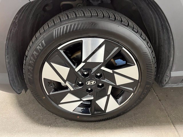 Used 2025 Hyundai Kona SEL FWD image 28