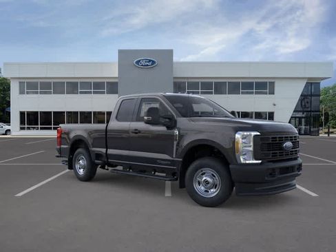 New 2026 Ford F250 XL w/ FX4 Off-Road Package AWD/4WD image 7