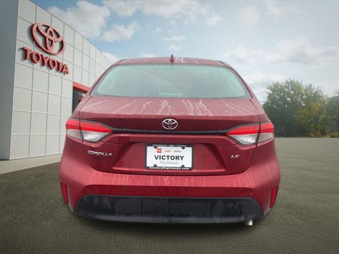 Used 2025 Toyota Corolla LE image 4