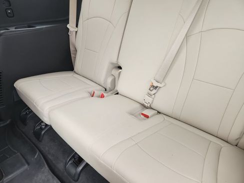 Used 2024 Buick Enclave Essence w/ Experience Buick Package AWD/4WD image 32