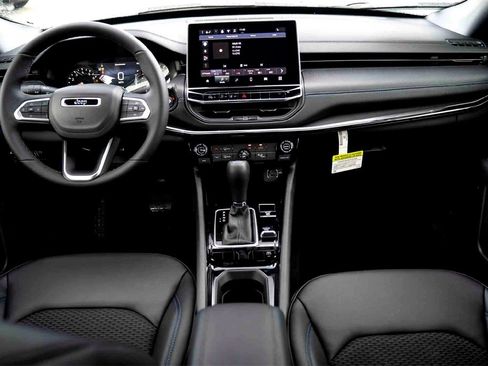 New 2026 Jeep Compass Latitude image 20