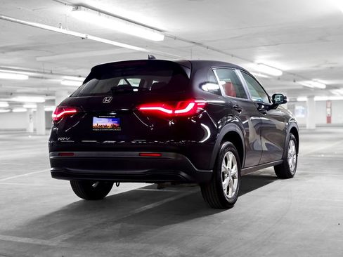 Used 2025 Honda HR-V LX image 6