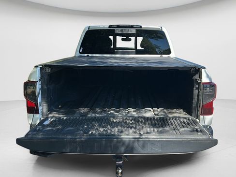 Used 2019 Nissan Titan SL w/ Midnight Edition image 14