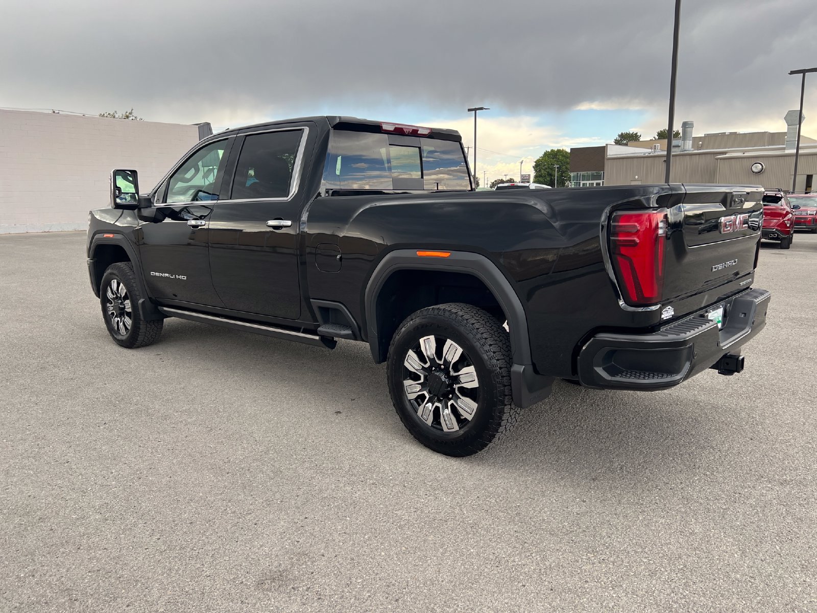 Used 2024 GMC Sierra 3500 Denali w/ Denali Reserve Package AWD/4WD image 5